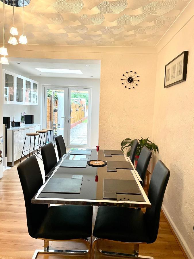 Stunning 1 Bedroom And Double Sofa Bed Near Train Station Саутгемптон Екстер'єр фото