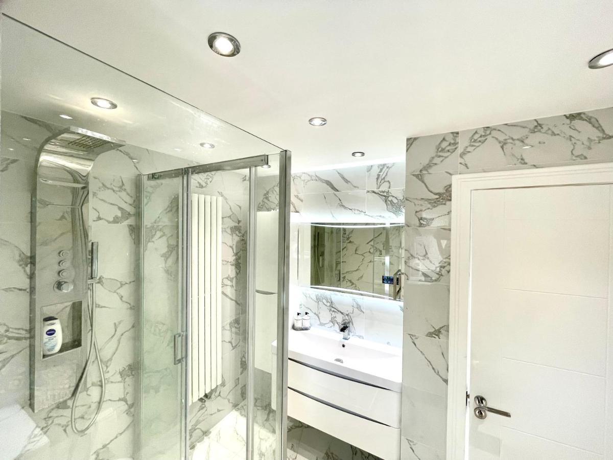 Stunning 1 Bedroom And Double Sofa Bed Near Train Station Саутгемптон Екстер'єр фото