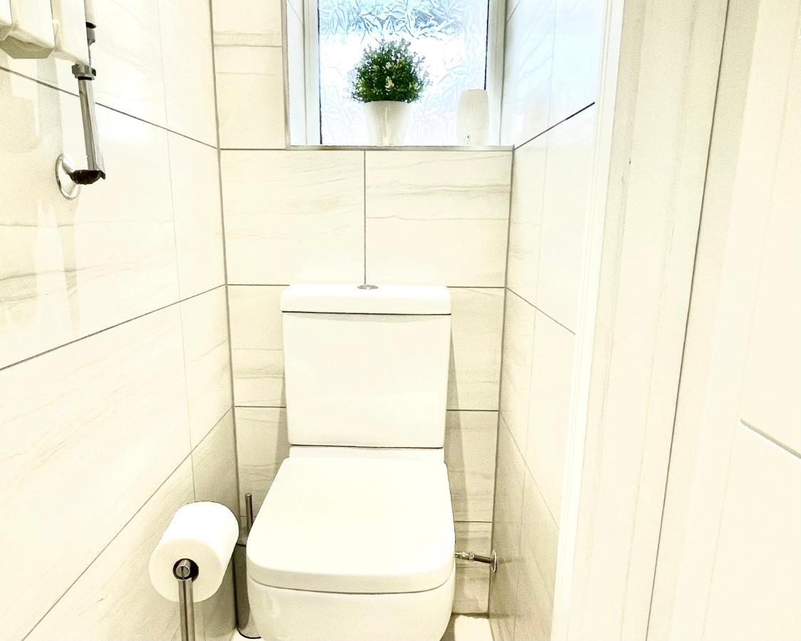Stunning 1 Bedroom And Double Sofa Bed Near Train Station Саутгемптон Екстер'єр фото
